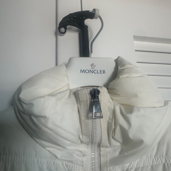 Moncler - Accenteur Belted Puffer Coat - Picture 10 of 11